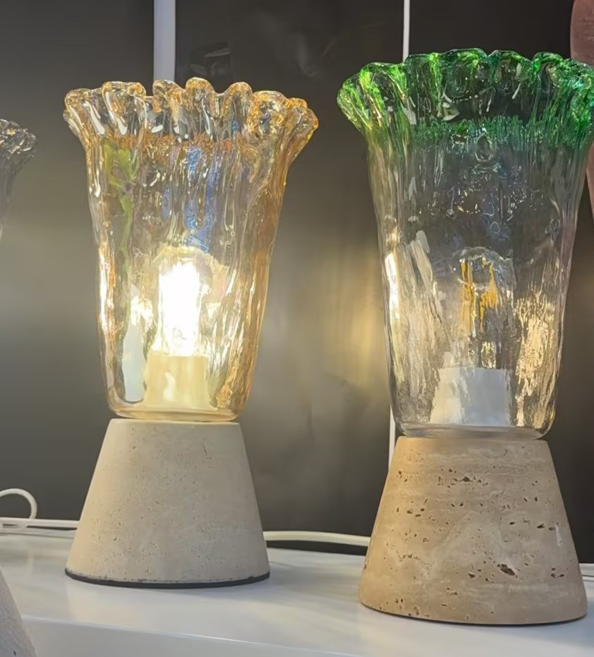 DL13931 Petal Glass Table Lamp with Travertine Base (D18×H30cm)